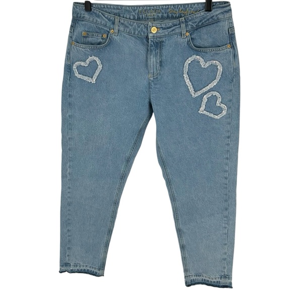Escada Sport Light Wash Distressed Fringe Heart Released Hem Sexy Boyfriend Jean - Picture 2 of 15